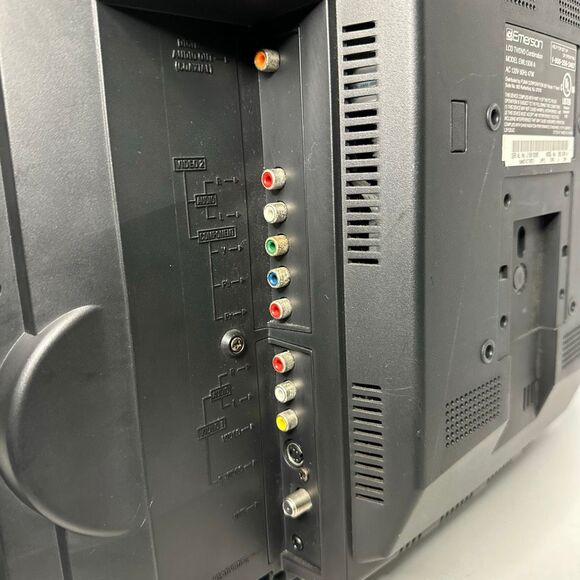 15’’ Emerson LCD TV/DVD Combo complete w/ working Remote - Picture 16 of 16